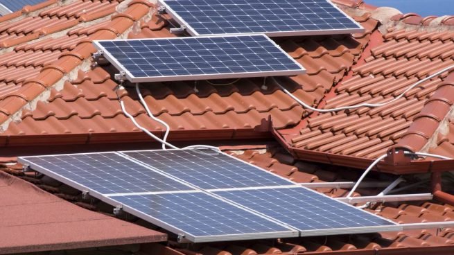 cuantos paneles solares se necesita para alimentar una casa 1 655x368 1