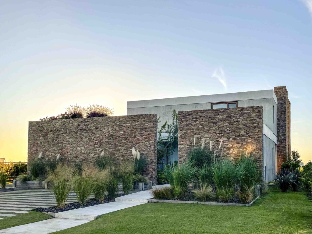 24. BAS GARCIA Frente 13