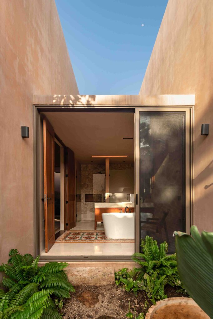 Casa O / Reyes Rosiñol 11 14 1